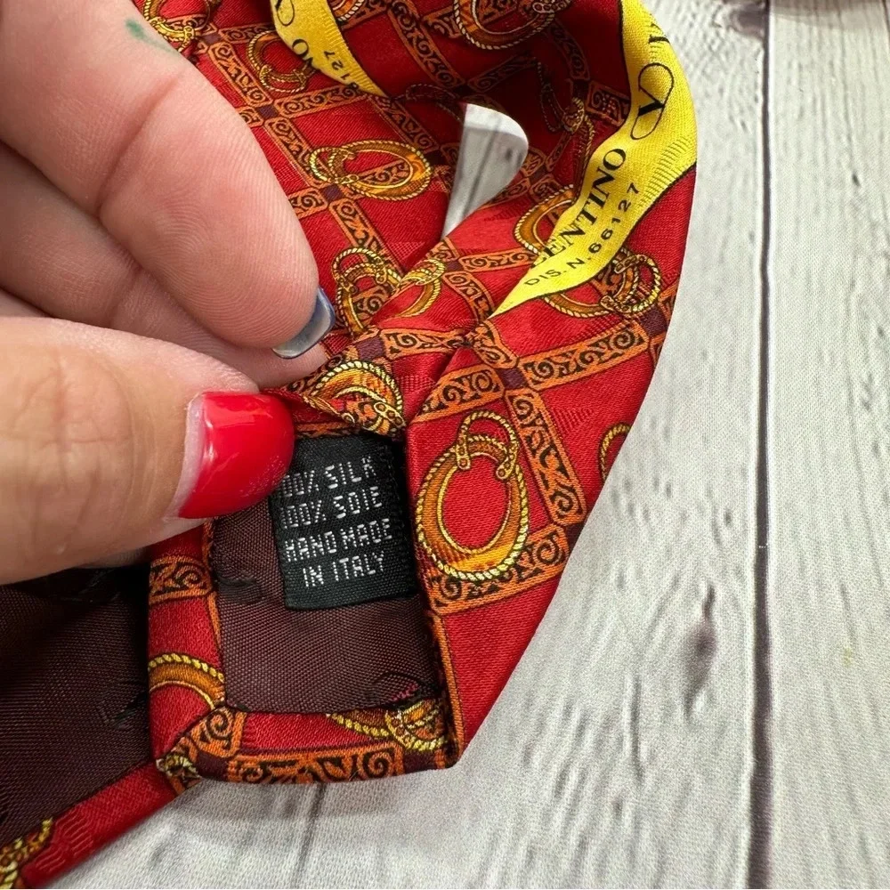 valentino cravatte silk necktie equestrian print deginer luxury made in italy